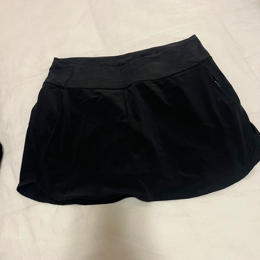 Outdoor Voices Active Skort in black size large